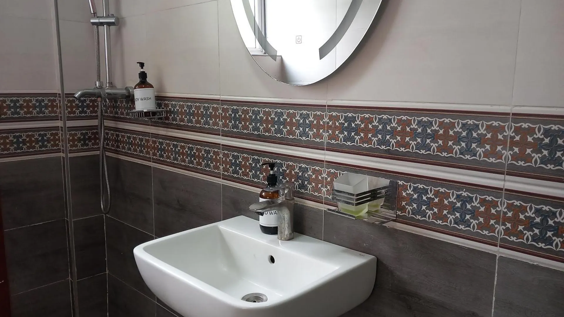 Spacious 3Bedroom Apartment In Muyenga-Bukasa Καμπάλα